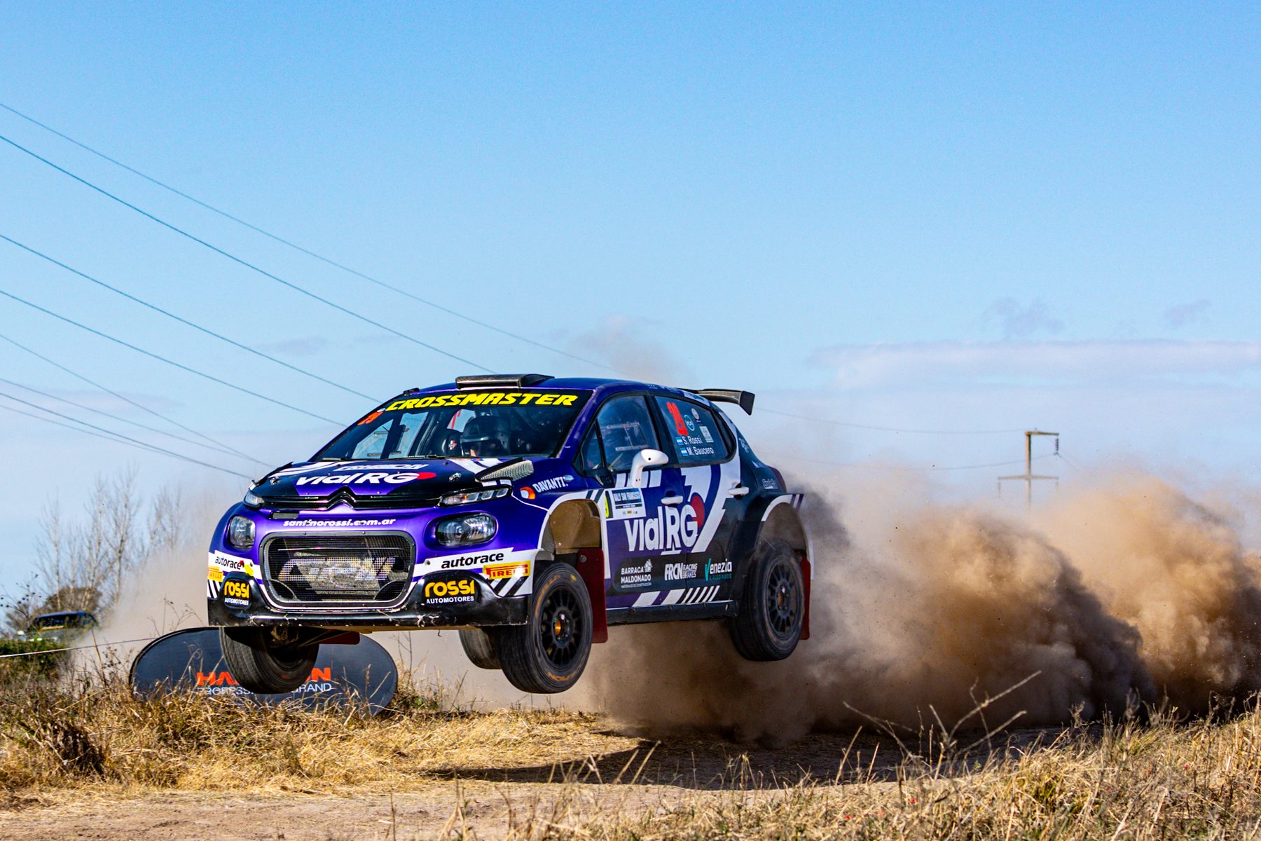 Salto del Citroen C3 Rally2 de Santino Rossi
